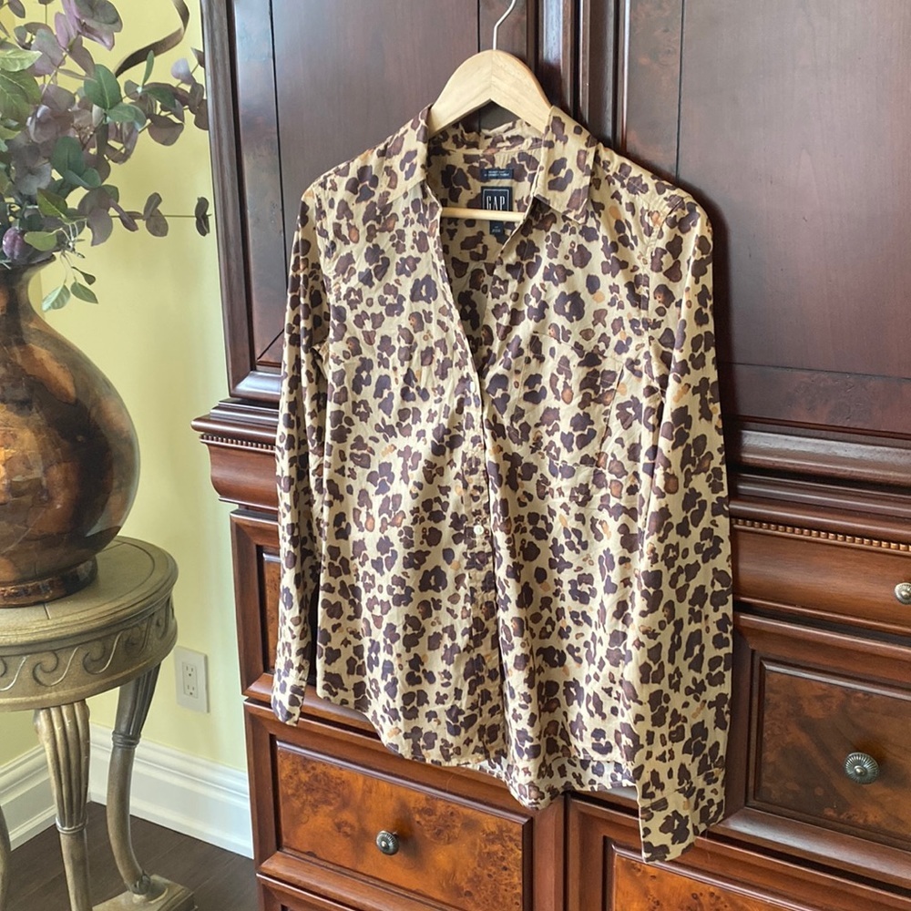 GAP “Perfect Shirt”.  Size S.  like NEW!​